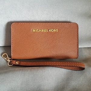 New Michael kors  wristlet